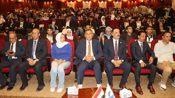 محافظ القليوبية يكرم أوائل الشهادات