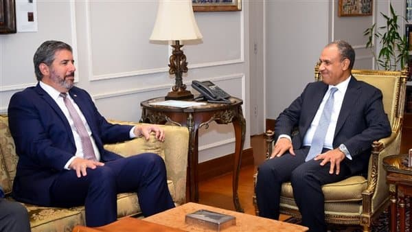 Foreign Minister reviews US relations