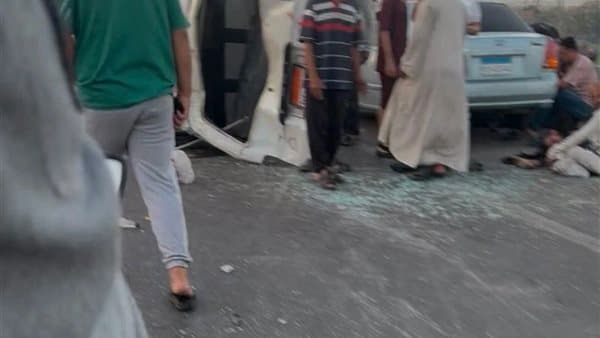 إصابة وموت 9 في انقلاب ميكروباص على طريق شبرا بنها