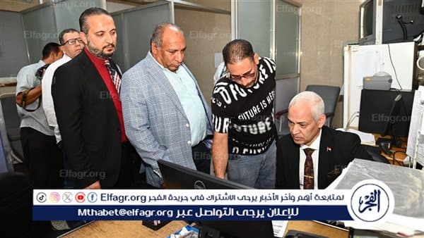 رئيس جامعة أسيوط يراجع صرف أدوية معهد جنوب مصر