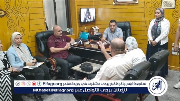 وكيل الصحة بأسيوط يعقد اجتماعاً مع المديرين