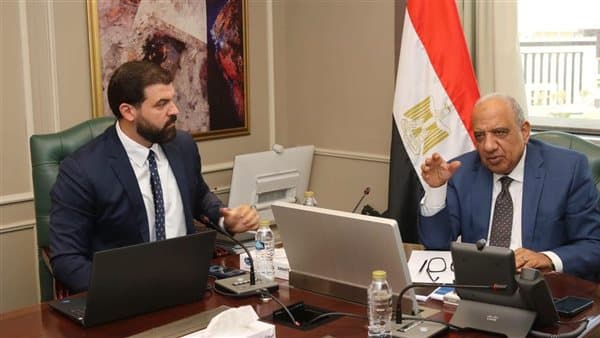وزير الكهرباء يناقش مع هيكا داتا وتحالف أمريكي احتياجات مشروع مراكز البيانات
