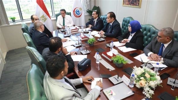 وزير الصحة يتابع إنشاء مجمع للأجهزة التعويضية