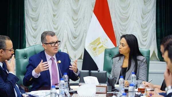 Egypt ministers discuss development policies