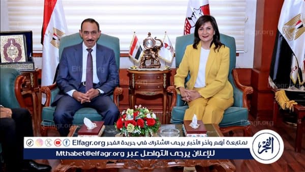 محافظ سوهاج يستقبل نبيلة مكرم مع قافلة إيد واحدة
