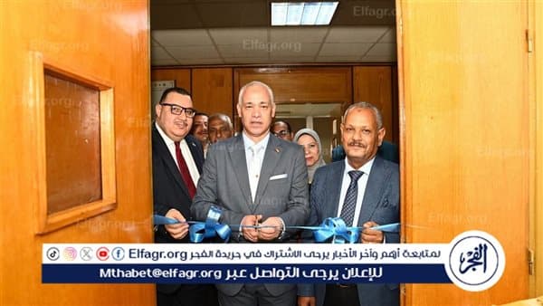 رئيس جامعة أسيوط يفتتح مبنى خدمة المواطنين