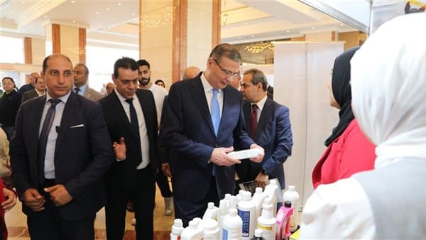 وزير الزراعة يفتتح مؤتمر الدواجن والصناعات الغذائية السابع