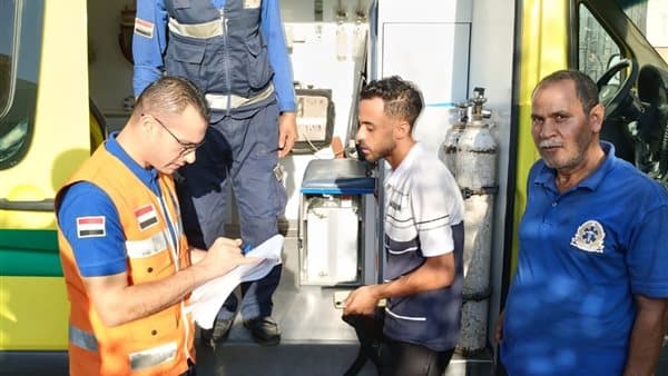 سائق ومسعف يعيدان 115 ألف جنيه وآيفون