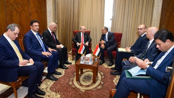 وزير الخارجية يناقش التعاون مع نظيره العراقي