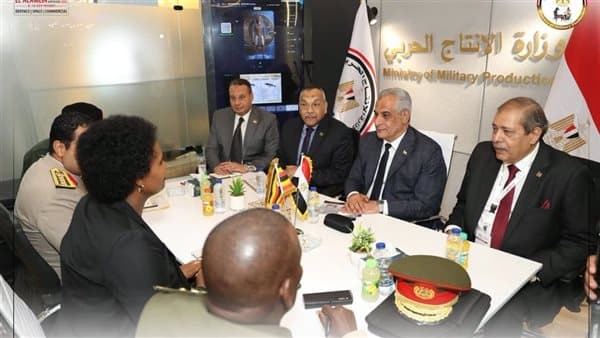 وزير الإنتاج الحربي يهدف لتعزيز التعاون مع أوغندا