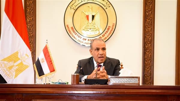 وزير الخارجية يعقد مؤتمرًا للمراسلين