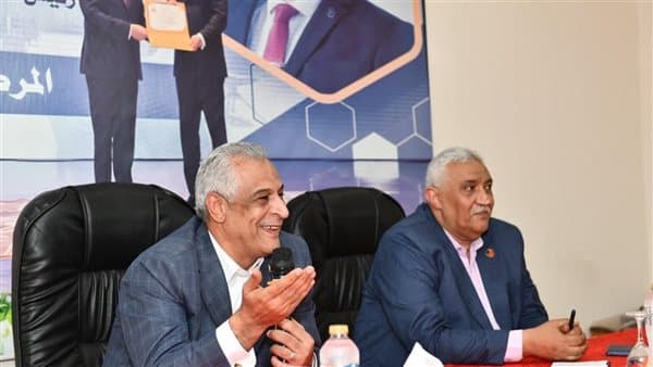 وزير الإنتاج الحربي يتابع الإنتاج ويؤكد أهمية السلامة