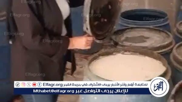 ضبط 14 طن مخللات فاسدة في مصنع غير مرخص بالمنيا