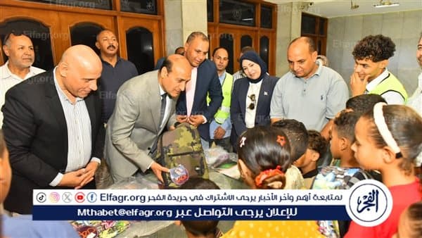 Assiut distributes school supplies to orphans