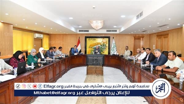 Fayoum Governor reviews Lake Qarun project licenses