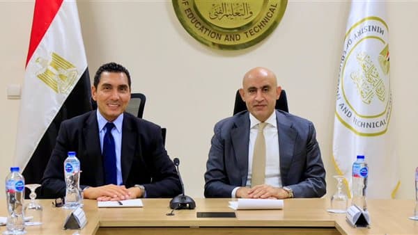 عبداللطف يناقش تطوير الرياضة المدرسية