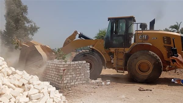 Qena and Nagah Hamadi remove 55 violations during 30th wave
