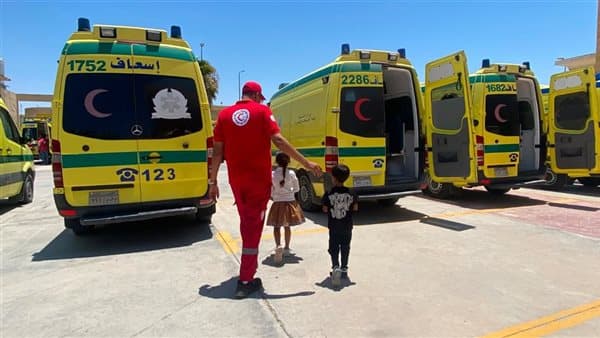 Red Crescent assists injured Palestinians at Rafah