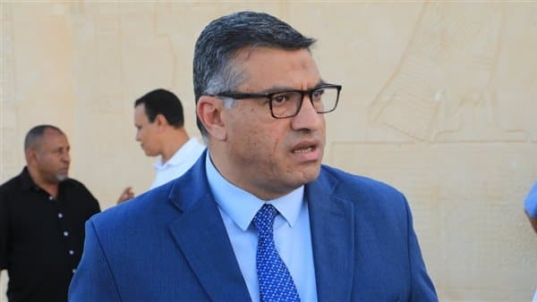 Qena governor sets family planning clinic hours