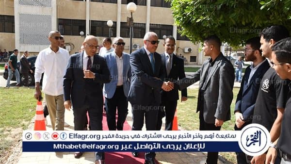 رئيس جامعة قناة السويس يشارك في استقبال طلبة الطب الجدد