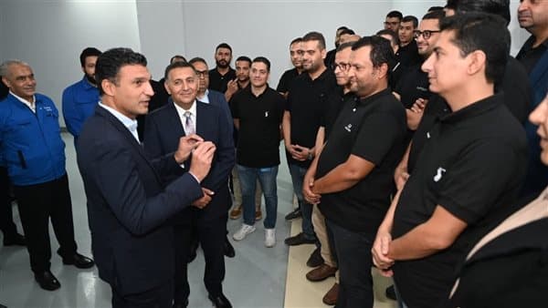 وزير الصناعة ومحافظ القليوبية يزوران مركز فوتون إكس