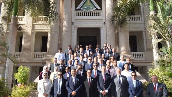 Qalyubia Governor and Benha University President Distribute Medical Supplies