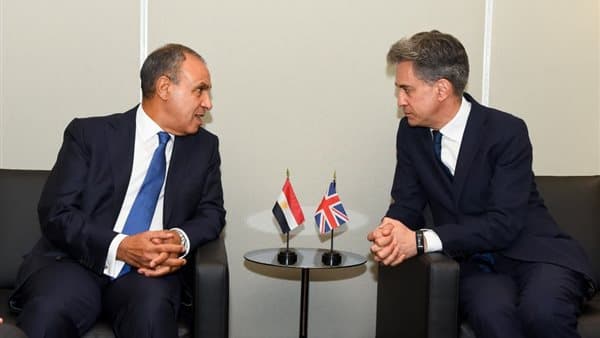 Foreign Minister meets UK on regional ties
