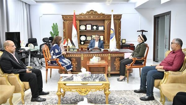 Qena Officials Meet with Waste Program Leaders