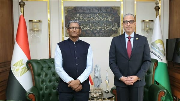 محافظ الجيزة يتباحث مع سفير الهند