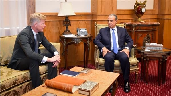 Foreign Minister discusses Yemen with UN envoy