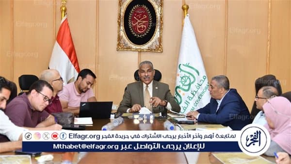 سكرتير الفيوم يراجع تنفيذ كوبري دمو