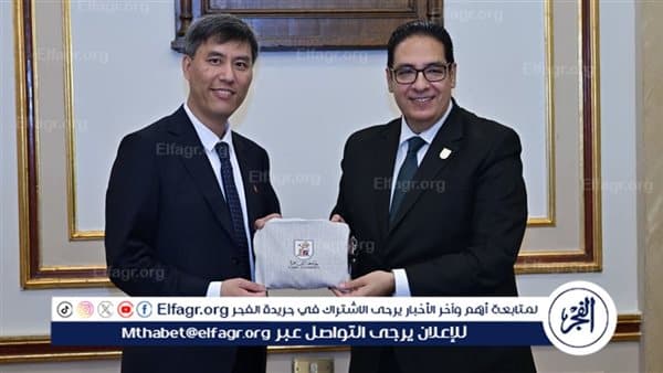 SISU تمنح الدكتور عبدالصادق لقب أستاذ فخري