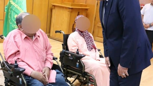 Qalyubia Governor Hands Out 5 Wheelchairs