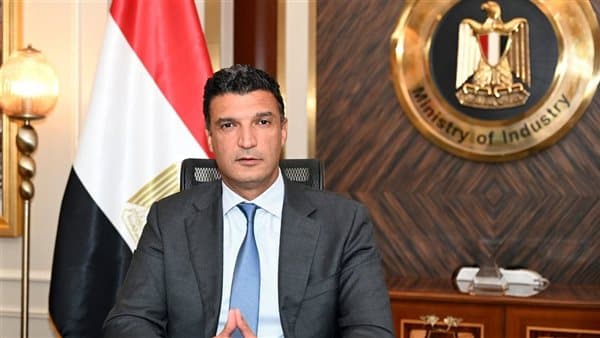 الصناعة تدعو المصانع المتعثرة لاستخدام صندوق الهيكلة برأسمال مليار