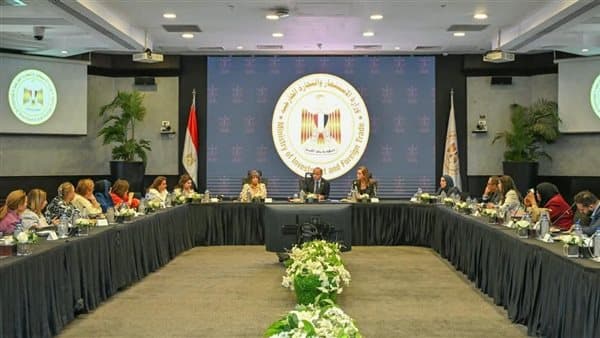 وزير الاستثمار يناقش مع سيدات الأعمال العرب تعزيز الاستثمارات وتمكين المرأة