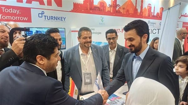 وزير الاتصالات يزور جناح تكنولوجي خلال مؤتمر IRAQ 2026