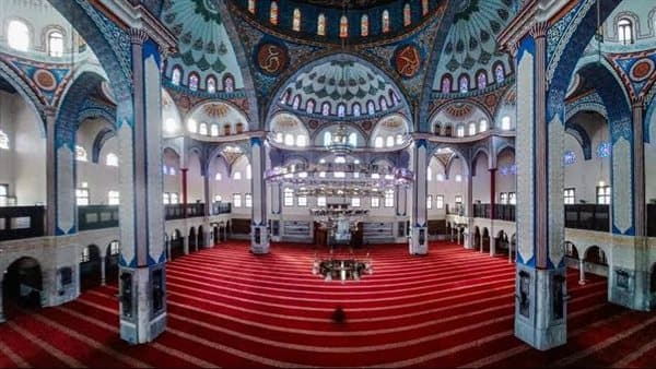 Maghreb Isha Prayer Times August 12 2026