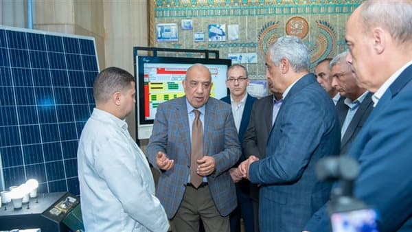 Military Production Minister Meets Electricity Official in Benha