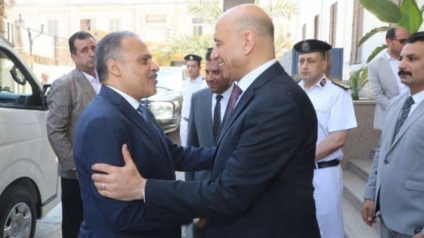 محافظ الشرقية يبارك لمدير الأمن الجديد