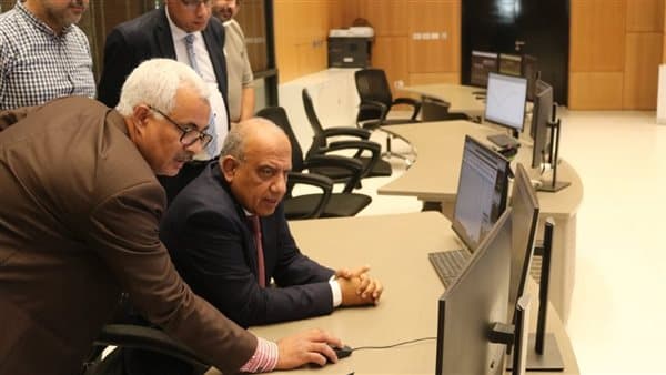 Electricity Minister reviews grid plans