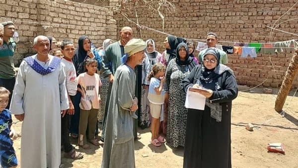 محافظ سوهاج يباشر حصر خسائر منزل قاو غرب