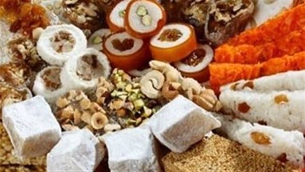 دار الإفتاء توضح حكم توزيع حلوى المولد وزكاتها