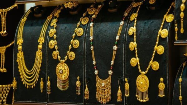 Gold prices climb on August 11 at 6,200 EGP