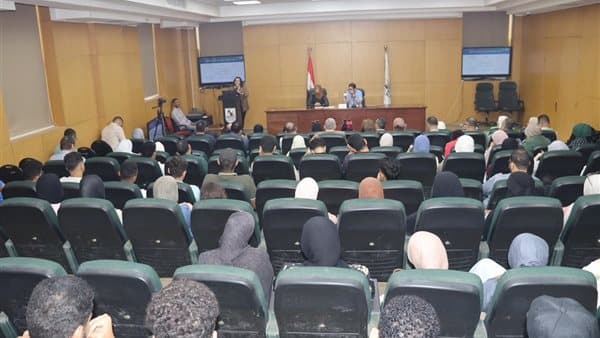 نائب محافظ بني سويف يشارك في ندوة للمبادرة الخضراء