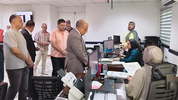 وزير الكهرباء يزور شبكات العاشر من رمضان
