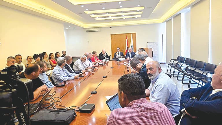 Hani holds workshop for farm workers