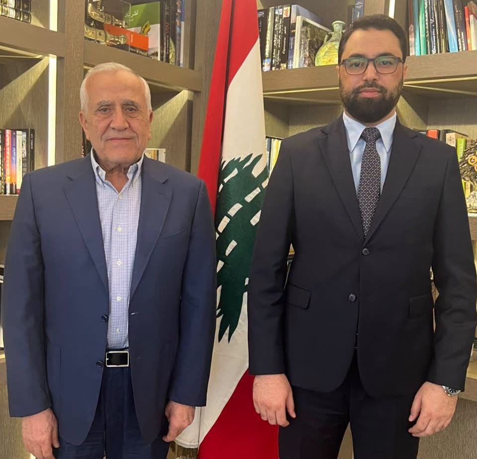 سليمان يلتقي القائم بالأعمال السوري