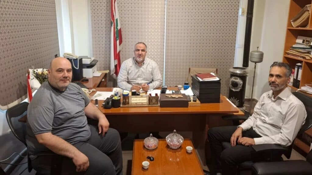 اللقاء الوطني يناقش أوضاع موظفي القطاع العام