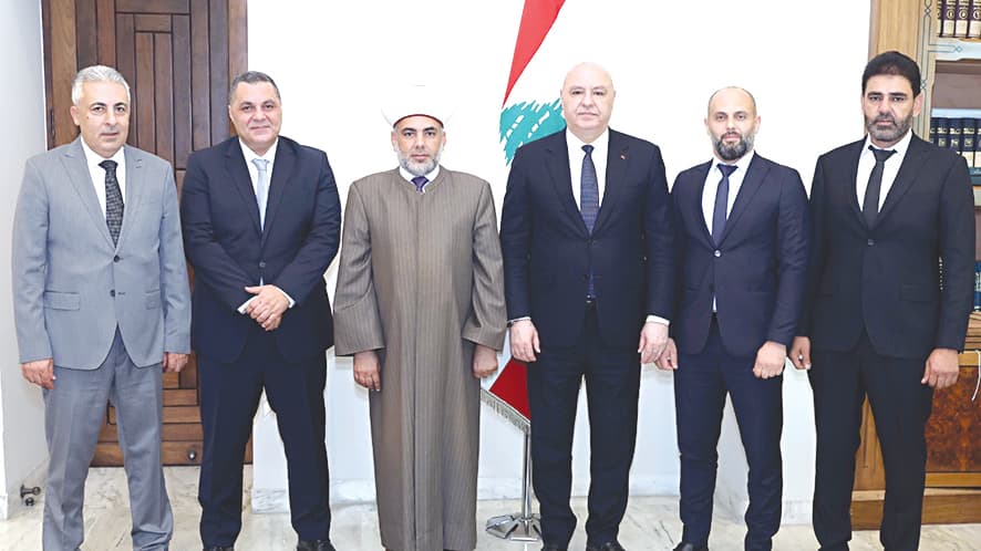 عون يدعو لحماية المدرسة الرسمية