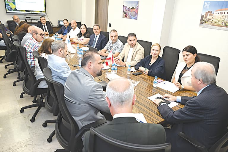 Jaber reviews ministry files and military support